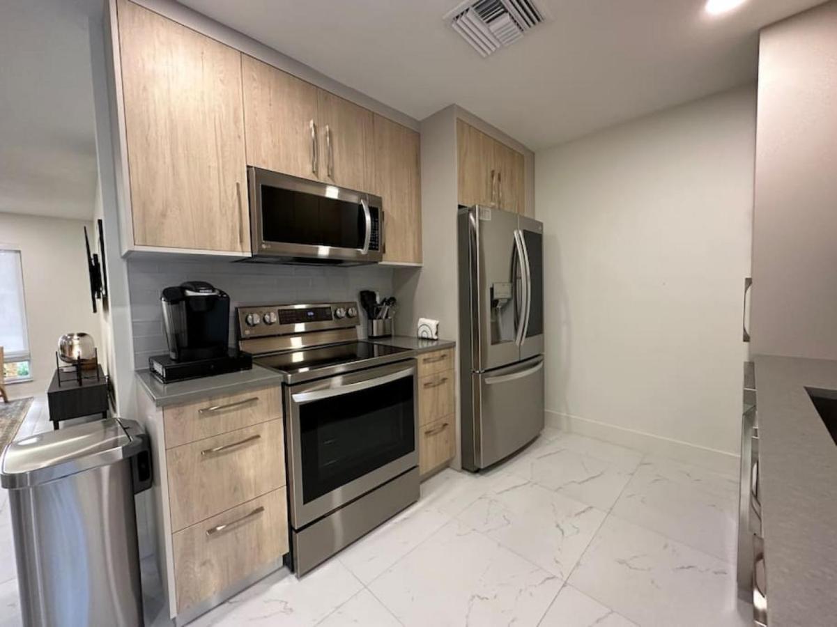 The Sun House - 3 Bed, 2 Bath, Private Pool, Fire Pit, Huge Backyard Villa Fort Lauderdale Exterior photo