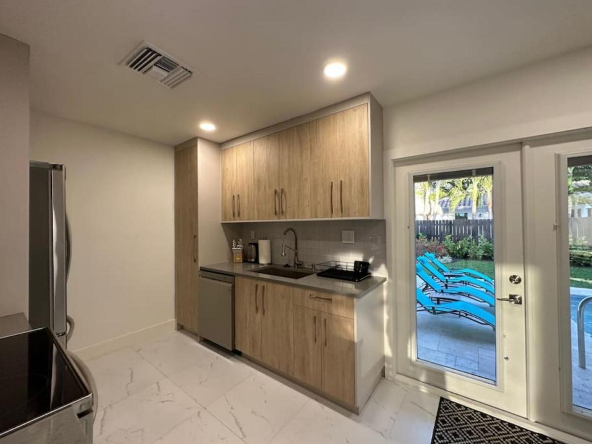 The Sun House - 3 Bed, 2 Bath, Private Pool, Fire Pit, Huge Backyard Villa Fort Lauderdale Exterior photo