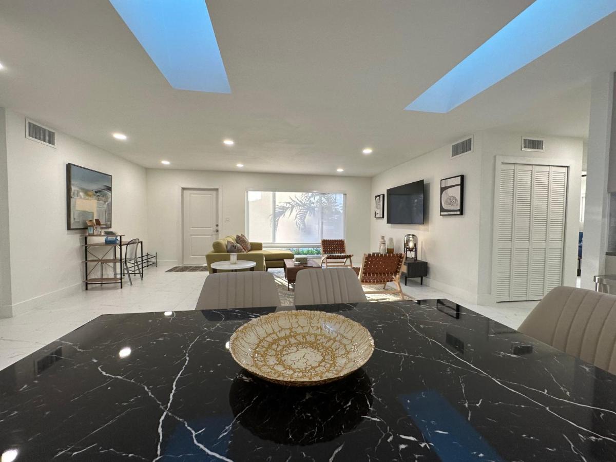 The Sun House - 3 Bed, 2 Bath, Private Pool, Fire Pit, Huge Backyard Villa Fort Lauderdale Exterior photo